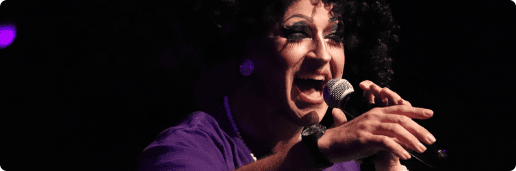 Vancouver Fringe Artist performs for audience